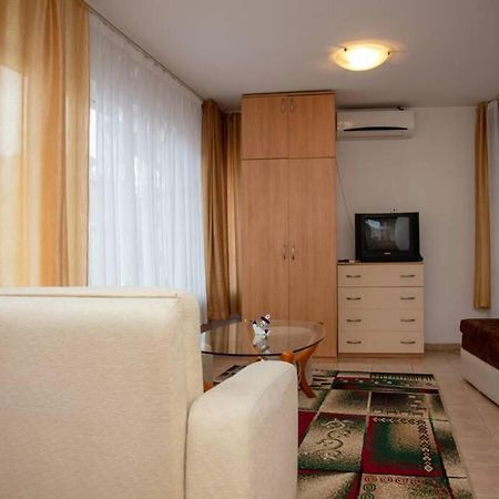 Convenient 1-Bedroom Flat Next To Harmanite Beach Sozopol Bagian luar foto