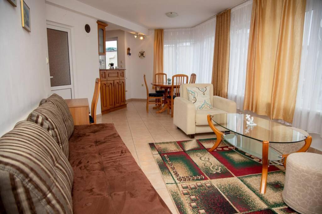 Convenient 1-Bedroom Flat Next To Harmanite Beach Sozopol Bagian luar foto