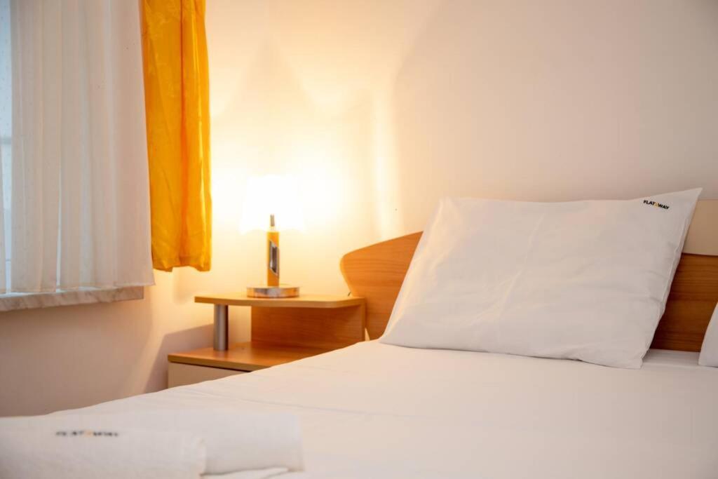 Convenient 1-Bedroom Flat Next To Harmanite Beach Sozopol Bagian luar foto