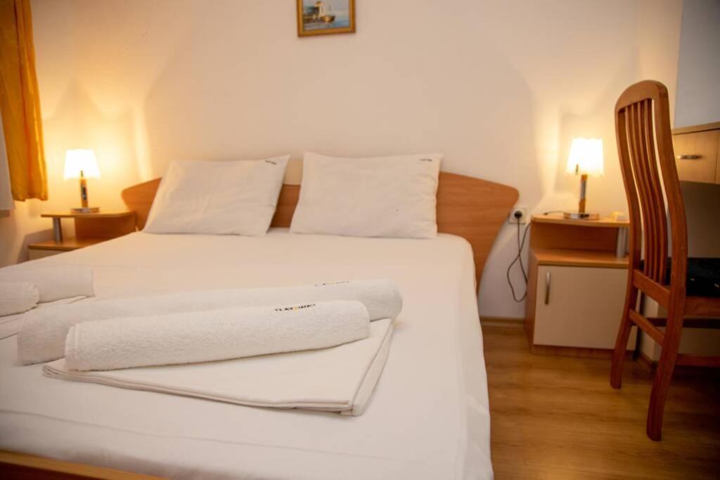 Convenient 1-Bedroom Flat Next To Harmanite Beach Sozopol Bagian luar foto