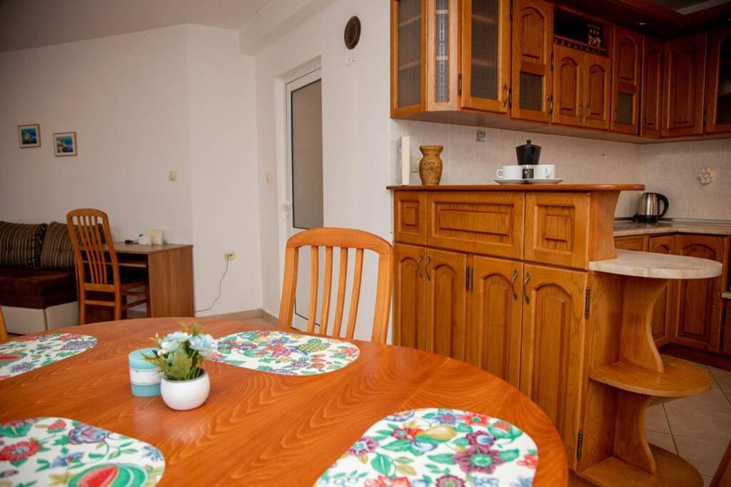 Convenient 1-Bedroom Flat Next To Harmanite Beach Sozopol Bagian luar foto