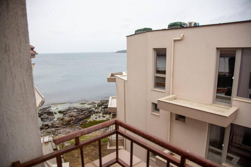 Convenient 1-Bedroom Flat Next To Harmanite Beach Sozopol Bagian luar foto