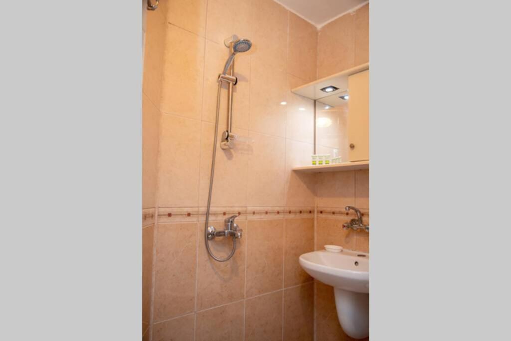 Convenient 1-Bedroom Flat Next To Harmanite Beach Sozopol Bagian luar foto