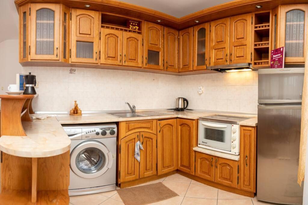 Convenient 1-Bedroom Flat Next To Harmanite Beach Sozopol Bagian luar foto